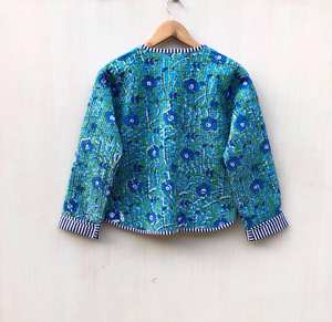 Chaqueta Acolchada Kantha Reversible Estilo Boho, Diseño Personalizado en Algodón Vintage, Transpirable, con Parches, para Mujer - Product Image 4