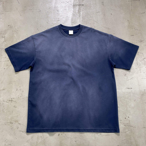 เสื้อยืดแขนสั้นทรงโอเวอร์ไซส์สไตล์วินเทจสำหรับผู้ชาย พิมพ์โลโก้ได้ตามต้องการ ผ้าฝ้าย 100% ระบายอากาศได้ดี เป็นมิตรต่อสิ่งแวดล้อม สีพื้น - Product Image 1