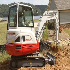 Excavatrice compacte sur chenilles Takeuchi Tb240, pelle hydraulique de 1,8 tonne avec godet de terrassement d'une capacité de 0,12 m³ - Product Image 4