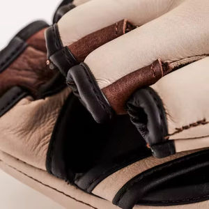 Gants de boxe MMA professionnels personnalisés de haute qualité 12oz en cuir anti-humidité avec fermeture et logo personnalisé pour adultes – Direct Usine - Product Image 3