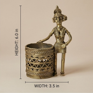 Objets de collection artisanaux, porte-stylo en laiton Dhokra représentant une femme tribale, figurine artisanale pour le bureau et la décoration créative de la maison - Product Image 6
