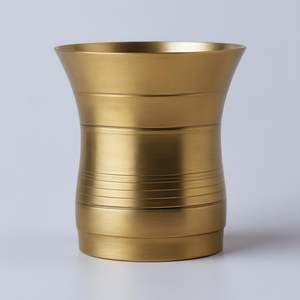 แก้วน้ำทองเหลืองแท้แบบดั้งเดิมสำหรับพิธีกรรมและดื่มน้ำประจำวัน - Product Image 1