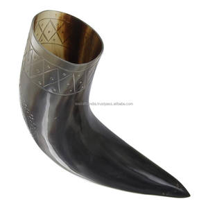 Authentique artisanat indien Viking corne à boire Tankard poli sculpté support naturel avec décoration de style animal - Product Image 3