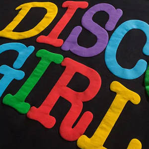 Sudaderas con Capucha de Invierno a la Moda con Estampado en Relieve, Corte Regular, 100% Algodón Ecológico para un Estilo Urbano Diario - Product Image 5