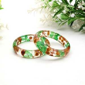 กำไลเรซิ่นทรงแปลกตา แฟชั่นทันสมัย ขายดีที่สุด ของขวัญเครื่องประดับส่วนตัวสำหรับผู้หญิง - Product Image 4