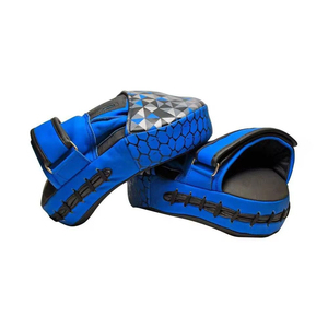 Mitaines de boxe à motif hexagonal bleu, en cuir et polyester, respirantes et durables, pour l'entraînement au MMA et au kickboxing - Product Image 6