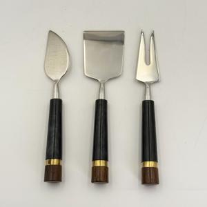 Juego de Cuchillos para Queso de Acero Inoxidable con Mango de Madera y Resina para Hotel y Cocina, Juego de Cubiertos para Queso para Mesa de Comedor, para el Hogar - Product Image 1