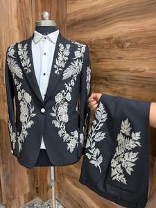 Costume de mariage noir brodé de fleurs pour homme – Blazer de créateur pour soirée et bal de promo pour le marié - Product Image 3