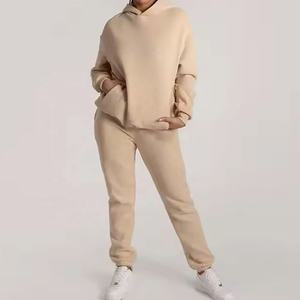 Ensemble de survêtement d'hiver deux pièces pour femmes 2025, de haute qualité, OEM, décontracté, respirant, manches longues, facile à porter et grande taille - Product Image 1