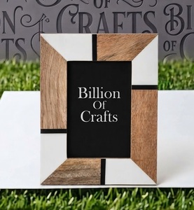Billion of Crafts Cadre photo rectangulaire vertical moderne en bois et résine, fait main, de luxe, pour décoration de table - Product Image 1