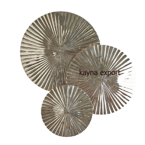 Grande œuvre d'art murale moderne, design artisanal en aluminium, motif corail, forme ronde, décoration murale pour hall d'hôtel. - Product Image 4