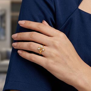 Anillo en espiral inspirado en la naturaleza de oro amarillo macizo de 14 quilates, diamantes redondos engastados en pavé, delicado diseño de hojas florales, joyería elegante para mujer - Product Image 2