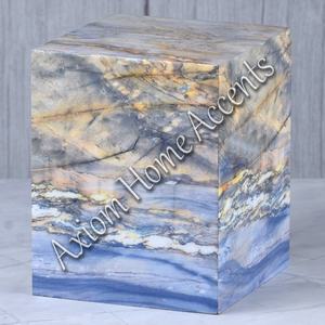 Lujosa urna de cremación de madera con detalles elegantes y atractivo atemporal para un tributo digno de Axiom Home Accents - Product Image 2