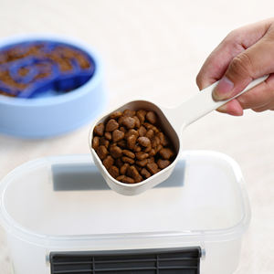 Cuchara de melamina para alimentar mascotas con comida seca, longitud regular, estilo moderno - Product Image 4