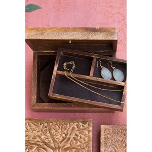 Caja de Joyería de Madera de Mango Tallada a Mano con Incrustaciones de Latón |   Venta al por mayor desde India - Product Image 2