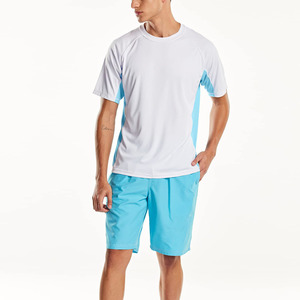 Camiseta deportiva de hombre con manga raglán blanca, detalles azul claro, de secado rápido, corte holgado, cuello redondo, tejido de punto 100% algodón peinado, con letras. - Product Image 2