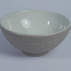 Nuevo Plato Pequeño de Cerámica con Diseño de Puntos Color Marfil, 13.5x6cm, Estilo Wabi Sabi, Ecológico, Apto para Lavavajillas, Ideal para Servir Sopa o Arroz en Restaurantes - Product Image 4
