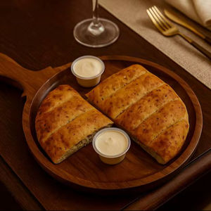 Planche à servir en bois écologique faite à la main, non toxique et compatible lave-vaisselle - Product Image 1