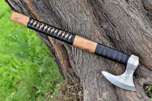 Hache de combat artisanale personnalisée en acier à haute teneur en carbone de qualité industrielle, tête d'hache en acier Damas, manche en bois de rose, étui en cuir - Product Image 5