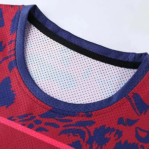 T-shirt à manches courtes pour homme, imprimé léopard rouge, coupe sportive, col rond, en polyester tricoté, séchage rapide - Product Image 5