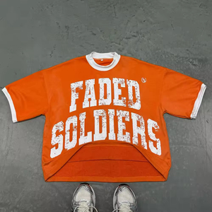 Camiseta Oversize de Hombre Faded Soldiers Naranja, Manga Corta, Cuello Redondo, Estilo Urbano, Jersey de Algodón con Ribete en Contraste y Estampado - Product Image 1