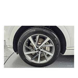 Genesis GV80 2.5T 2024, Gasolina, 2WD, con Caja de Cambios Automática, Asientos de Cuero, Cámara Trasera, 28,890 km, Volante a la Izquierda - Product Image 5