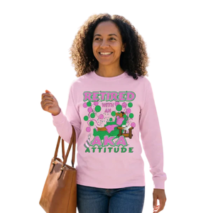 T-shirt graphique Premium pour femme, motif « Retired with Attitude », imprimé sérigraphié, en coton doux, style décontracté et tendance - Product Image 2