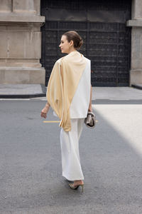 Conjunto de 2 piezas: Chaleco Blazer sin mangas extragrande con cuello en V y muescas, tejido sólido y transpirable, para mujer, ideal para oficina, de Vietnam. - Product Image 6