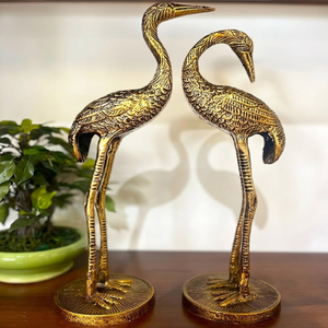 Impresionante estatua clásica de la Victoria con alas, de latón, que aporta una majestuosa belleza histórica a la decoración del hogar, disponible a precios de mayorista. - Product Image 5