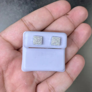 Pendientes de tuerca de diamante cultivado en laboratorio con pavé cuadrado moderno para mujer, elegantes tachuelas brillantes de lujo para uso diario - Product Image 1