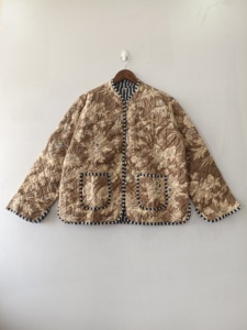 Veste en coton matelassée faite à la main : Manteau réversible bohème à motifs floraux - Product Image 1