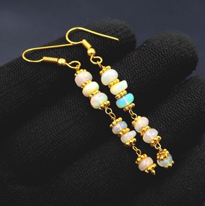 Boucles d'oreilles en or 14 carats avec perles d'opale éthiopienne naturelle, cadeau pour elle - Product Image 1