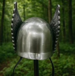Casque Viking plaqué argent avec ornement sculpté, forme ronde, style antique, artisanat métallique, armure de collection - Product Image 2