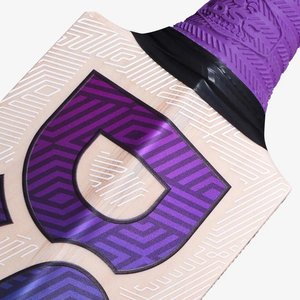 Kit Completo Edición Jugadores Internacionales: Guantes y Protecciones de Bateo Altamente Protegidos, y Bate RS Exclusivo de Madera de Cachemira - Product Image 4