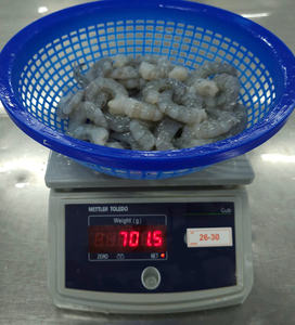 Camarón Vannamei A2 de la mejor calidad, tamaño 26/30, cáscara cruda congelada, cola desvenada, proceso IQF, bolsa saludable, congelación directa de Vietnam - Product Image 3