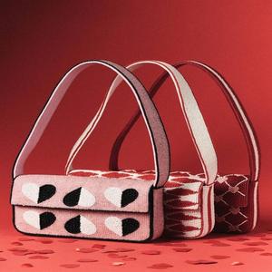 Bolso de Hombro Staud de Lujo, Moderno, Duradero y Ligero, con Rayas y Cuentas, Bordado con Cuentas, Diseño Único Hecho a Mano para la Noche - Product Image 6
