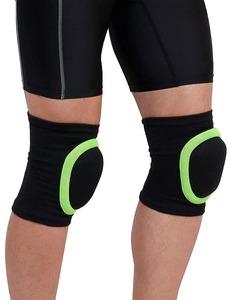 Genouillère unisexe noire avec bande verte, respirante, en Spandex et Polyester, à enfiler, protection de base pour le basketball - Product Image 2