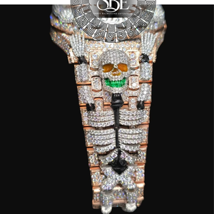 Reloj de Diamantes Blancos de Alta Gama con Incrustaciones de Diamantes, Calidad de Exportación, Ideal para Eventos, Regalos y Uso Nocturno, Disponible a un Precio Accesible desde India - Product Image 1