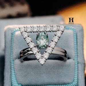 แหวนเพชรทรงหัวใจหรูหรา แหวนแต่งงานทองคำขาว 14K ประดับเพชรแล็บเกรดพรีเมียม แหวนครบรอบแต่งงานระยิบระยับ ผลิตจากเพชรแล็บ - Product Image 1