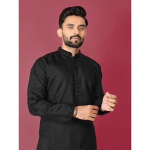 ATTRACTIVE ROMAINE EN SOIE MOTI TRAVAIL À LA MAIN HOMME KURTA AVEC PYJAMA NOIR - Product Image 2
