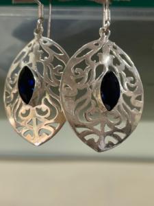 Pendientes de Plata Alemana de Alta Calidad con Zirconia, Joyería al por Mayor para Mujer, Gema de Nacimiento de Mayo Hecha a Mano - Product Image 4
