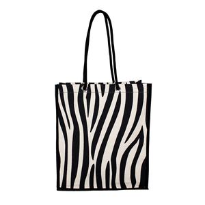 Sac fourre-tout en toile de coton naturel pour femmes, 10 oz, imprimé à rayures zébrées, laminé PP, personnalisable, sac de shopping - Product Image 1