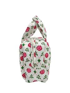 Sac à main matelassé à imprimé floral fait main |   Doublure en coton de qualité supérieure et fermetures éclair durables |   Sac fourre-tout artisanal pour femmes et voyages - Product Image 2