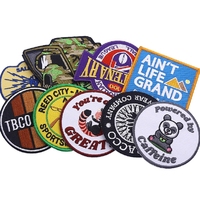 Créez votre propre patch en chenille brodé 3D en caoutchouc PVC en forme de cœur/fleur - Badge d'aigle de style blason national pour chapeaux et sacs