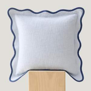 Funda de Cojín Bordada con Borde Festoneado, 100% Algodón Tejido |   Funda Decorativa para Cojín 18x18, Estilo Boho Rústico para Sofá - Product Image 1