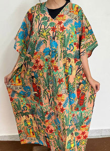 Hermoso Vestido Kaftán de Algodón Estampado para Mujer con Tela Ligera, Diseño Artístico Vibrante y Corte Holgado que Cubre Todo el Cuerpo - Product Image 3