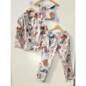 Ensemble de pyjama en coton imprimé pour femmes avec pochette, 3 pièces, vêtements de nuit, ensemble de vêtements de détente floraux, vente en gros - Product Image 1