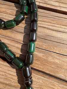 Perles de résine réfléchissantes pour tasbih, finition ronde et lisse, brillent doucement pendant la prière et sont parfaites pour la pratique quotidienne du zikr. - Product Image 2