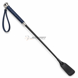 Fusta de entrenamiento para caballos con construcción de calidad, manejo cómodo y diseño ligero para escuelas de equitación y ecuestres. - Product Image 4
