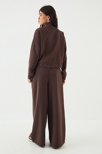 Pantalon de jogging ample marron pour femme en polyester et coton, longueur intégrale, avec logo personnalisé, idéal pour les tenues décontractées. - Product Image 6